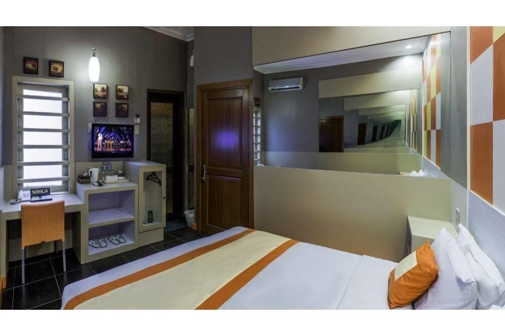 Dhanesvara Holistic Unique Homestay Wonocolo Exterior foto